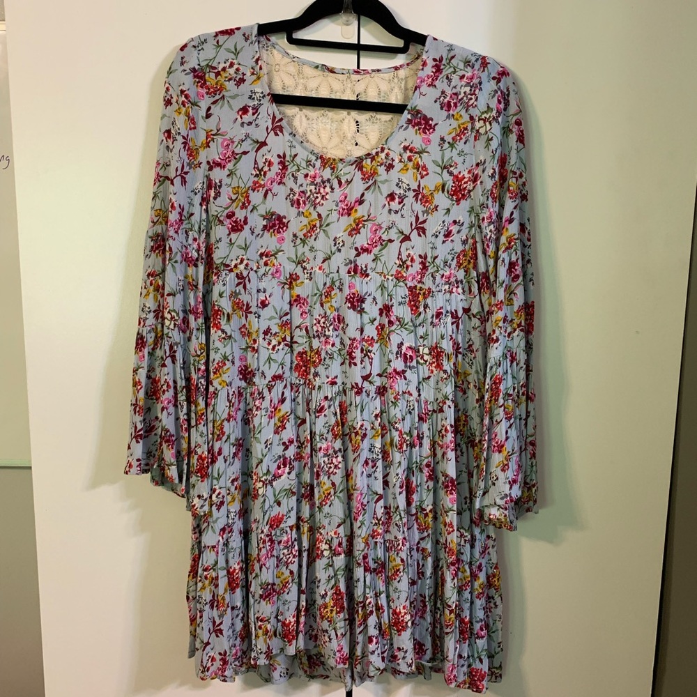 entro Light Blue Floral Pleated Long Sleeve Dress